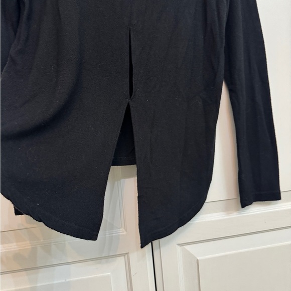 Zyia Black Top with Open Tie Back. Size M. Sporty Athleisure - Picture 4 of 5